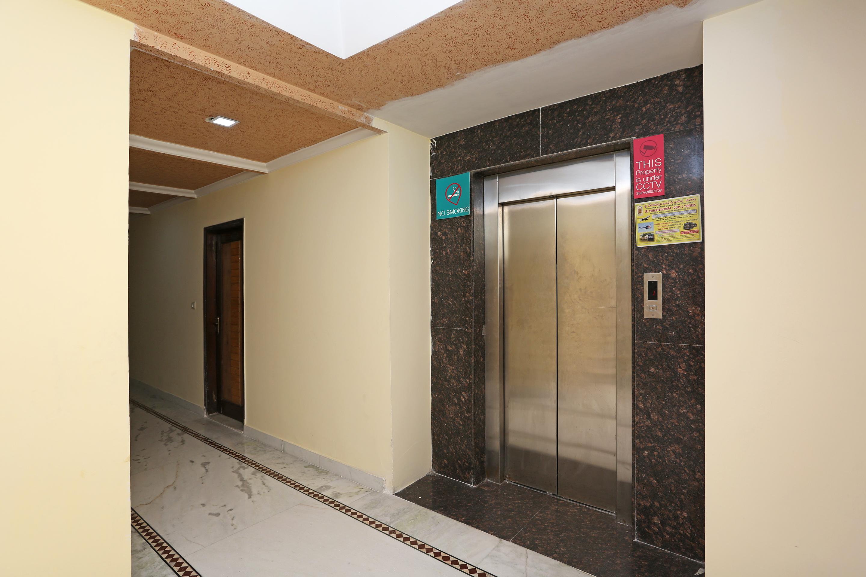 Oyo 337 Hotel Anand 델리 외부 사진