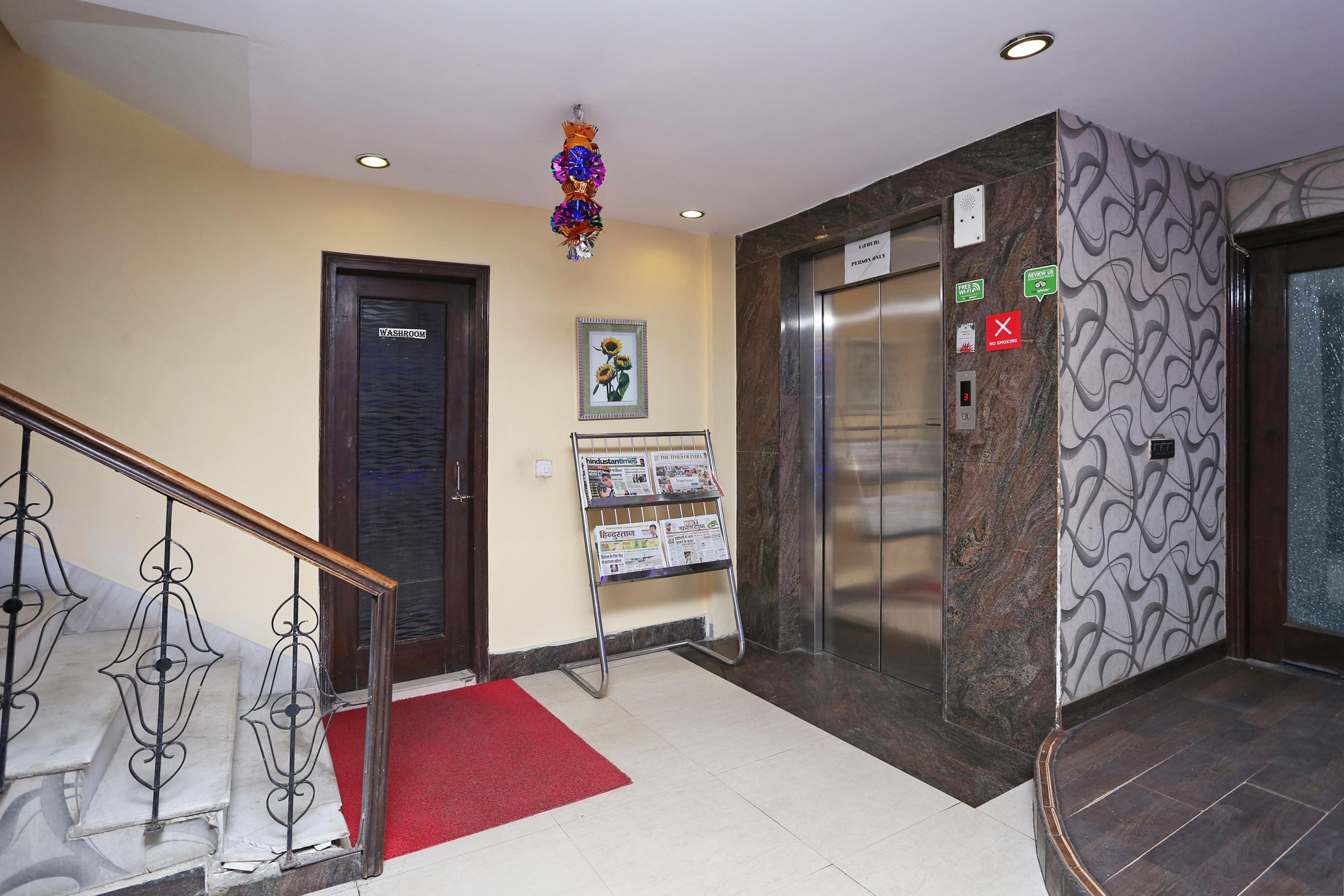 Oyo 337 Hotel Anand 델리 외부 사진
