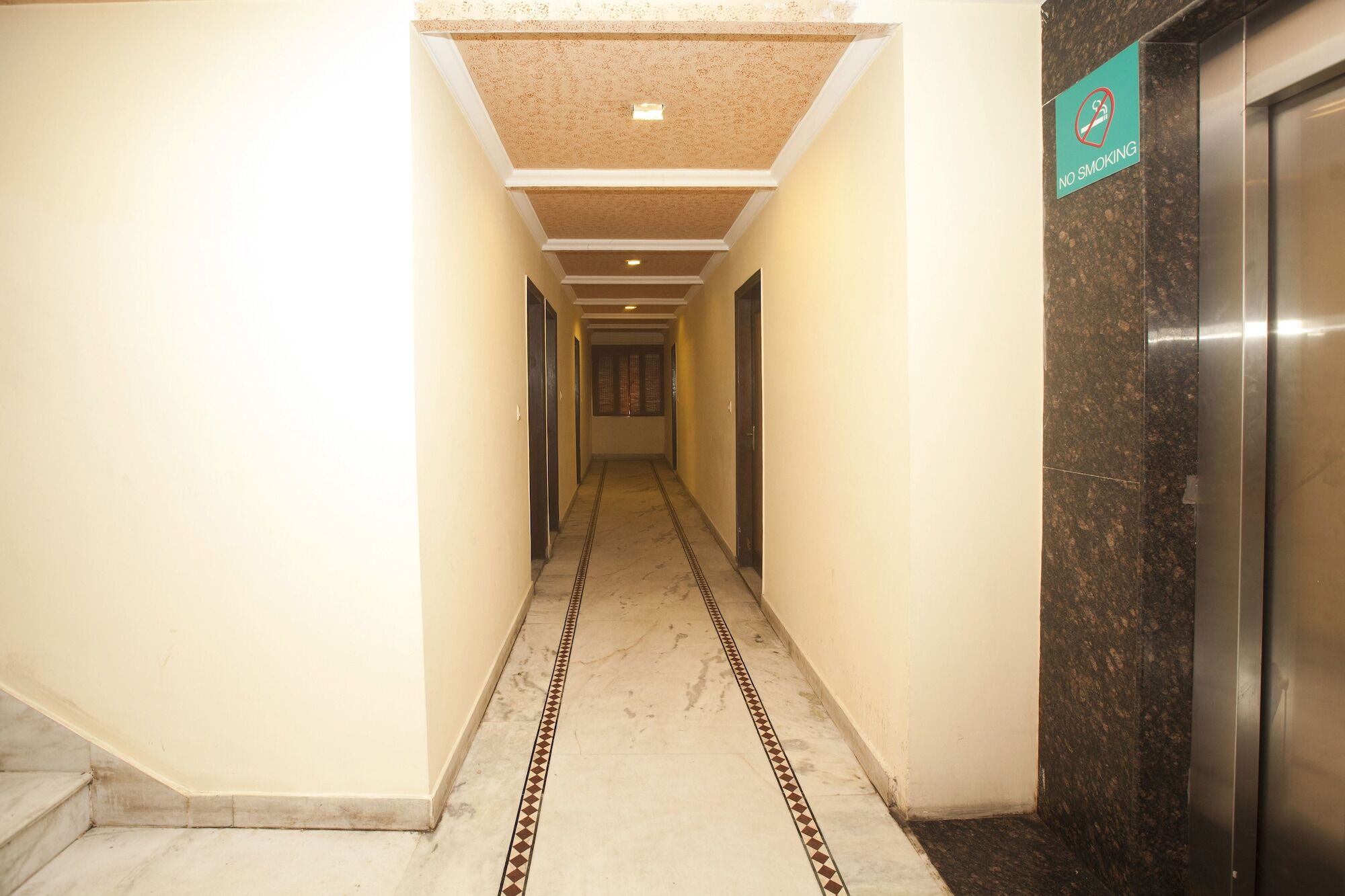 Oyo 337 Hotel Anand 델리 외부 사진